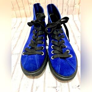 ALEXANDER WANG
Sapphire Suede Emmanuel Desert Boots